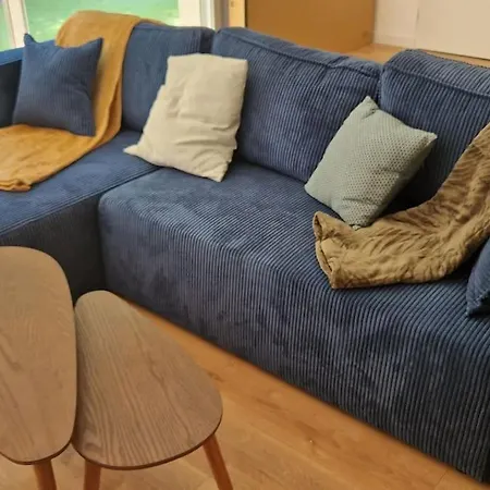 La Riviere & Willa *