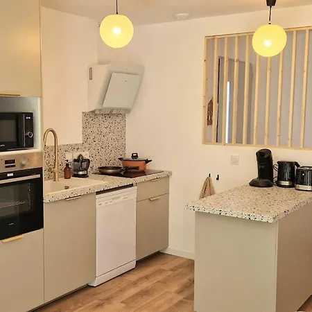 Willa La Riviere & *