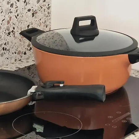 Willa La Riviere & *