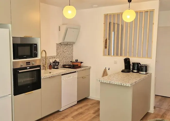 Βίλα La Riviere & *